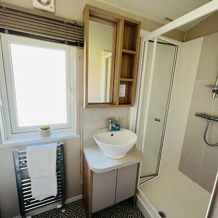 펜션 The Braunston With Hot Tub