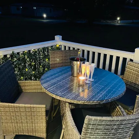 The Braunston With Hot Tub Feriehus *