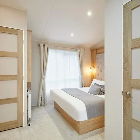 Chalet The Braunston With Hot Tub *