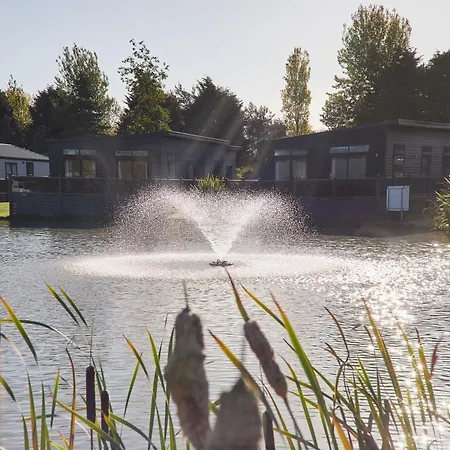 The Braunston With Hot Tub Chalet York
