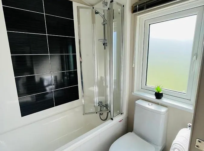 The Braunston With Hot Tub *