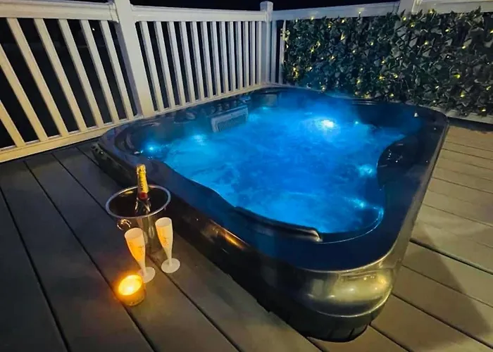 The Braunston With Hot Tub Σπίτι διακοπών
